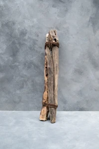 Wiązka konarów z drewna kasztanowego
